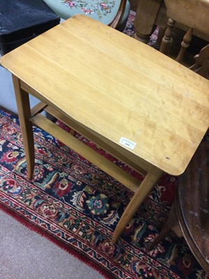 Lot 604 - A RETRO OCCASIONAL TABLE AND A MAHOGANY CIRCU;LAR COFFEE TABLE