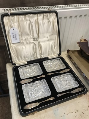 Lot 652 - A BOXED SET OF CUT GLASS BUTTER DISHES