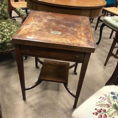 Lot 738 - AN EARLY 20TH CENTURY ENVELOPE CARD TABLE