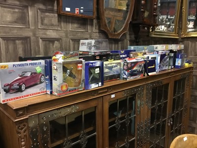 Lot 719 - A COLLECTION OF BOXED MODEL AEROPLANES