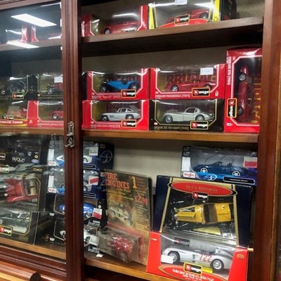 Lot 112A - A COLLECTION OF BOXED MODEL VEHICLES