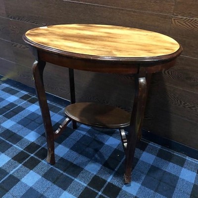Lot 220 - A MAHOGANY OVAL OCCASIONAL TABLE