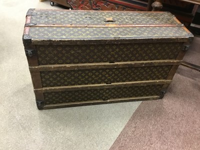 Lot 1667 - AN EARLY 20TH CENTURY LOUIS VUITTON TRAVEL TRUNK