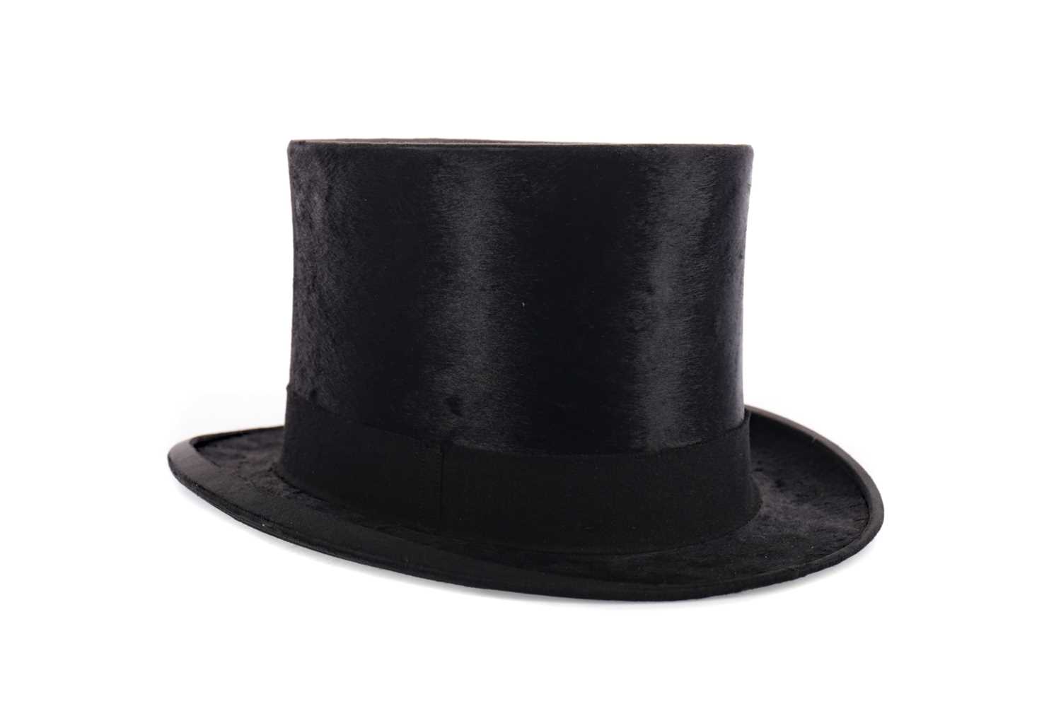 Lot 1668 - A BLACK FELT TOP HAT AND A CHRISTY'S HAT BOX