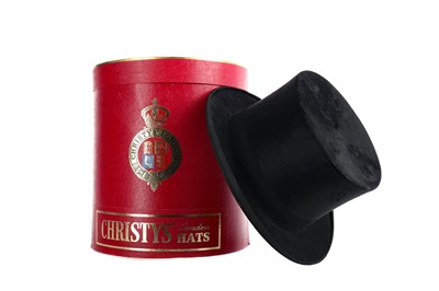 Lot 1668 - A BLACK FELT TOP HAT AND A CHRISTY'S HAT BOX