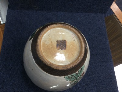 Lot 724 - A 20TH CENTURY CHINESE FAMILLE VERTE VASE