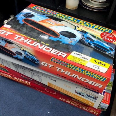 Lot 375A - A GT THUNDER MICRO SCALEXTRIC SET