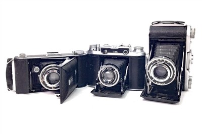 Lot 841 - A LOT OF THREE CAMERAS