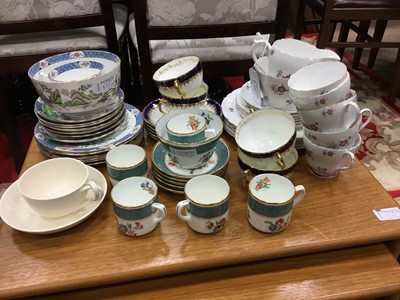 Lot 832 - A SHELLEY PART TEA SERVICE AND OTHER TEA WARE