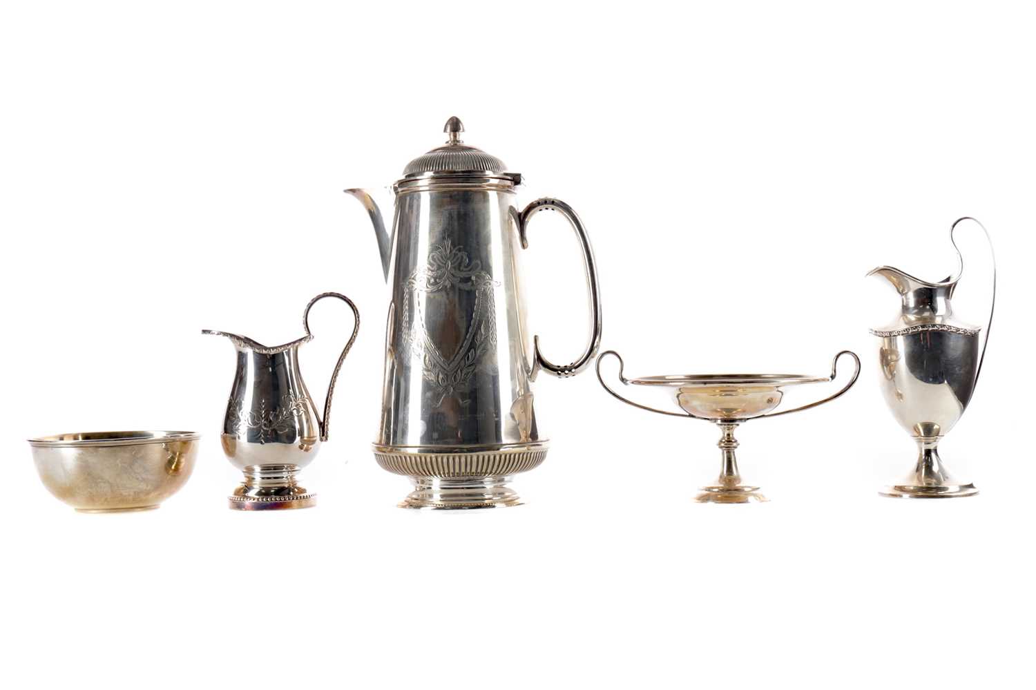 Lot 534 - A SILVER SUGAR CASTER AND OTHER ITEMS