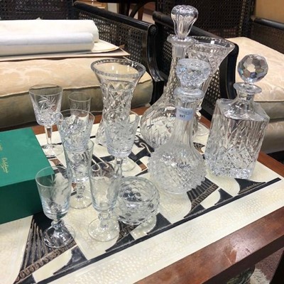 Lot 897 - A LOT OF THREE CRYSTAL DECANTERS, VASES AND GLASSES