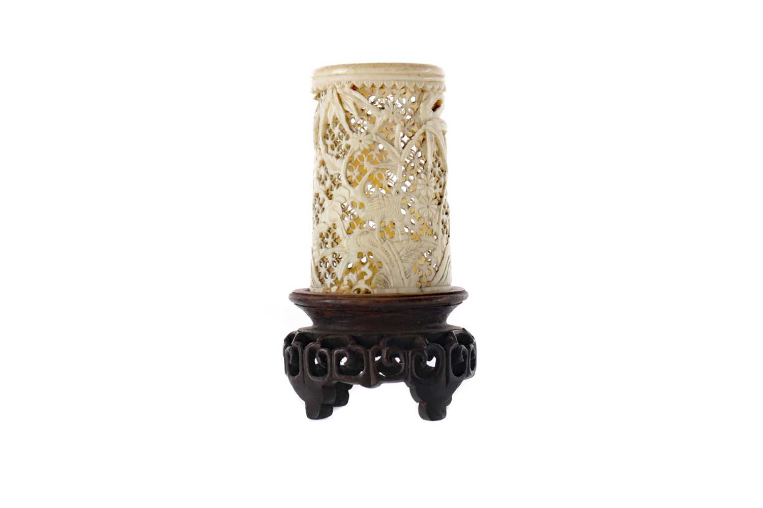 Lot 793 - AN EARLY 20TH CENTURY CHINESE CARVED AND PIERCED IVORY VASE