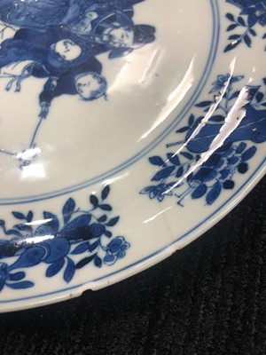 Lot 800 - A LOT OF TWO 19TH CENTURY CHINESE PORCELAIN CIRCULAR PLATES