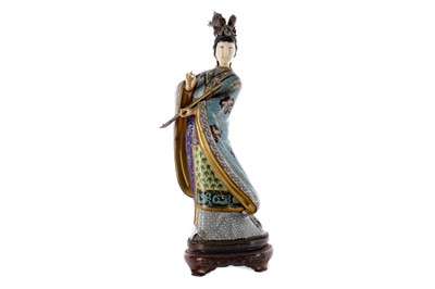 Lot 811 - A 20TH CENTURY CHINESE CLOISONNE FIGURE