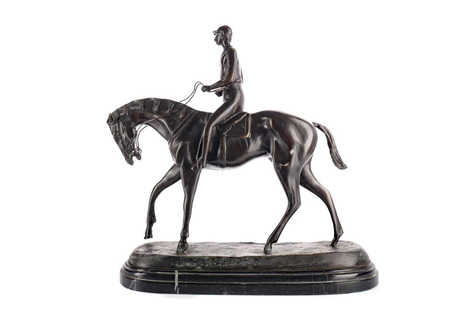 Lot 1682 - AN EARLY 20TH CENTURY BRONZE FIGURE OF A HORSE AND JOCKEY