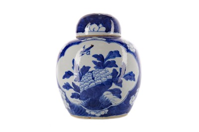 Lot 834 - AN EARLY 20TH CENTURY CHINESE GINGER JAR