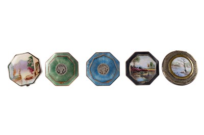 Lot 1715 - A VOGUE SILVER AND ENAMEL OCTAGONAL COMPACT AND FOUR OTHERS
