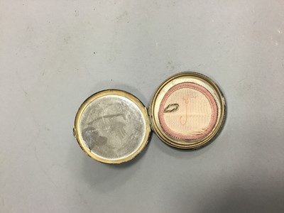 Lot 1721 - A LOT OF THREE COMPACTS