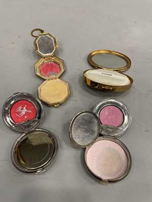 Lot 1725 - A LOT OF THREE ART DECO RICHARD HUDNUT COMPACTS AND ONE OTHER