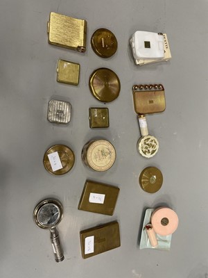Lot 1732 - A COLLECTION OF COTY COMPACTS