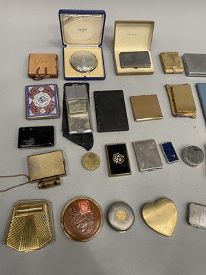 Lot 1742 - A COLLECTION OF FRENCH, SWISS AND OTHER COMPACTS