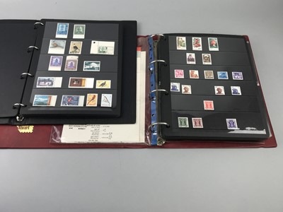 Lot 292 - A LOT OF BOOKS RELATING TO STAMPS, STAMP ALBUMS AND OTHER ITEMS  / A LOT OF INDIAN AND OTHER STAMPS