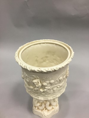 Lot 1098 - A BELLEEK 'PRINCE OF WALES' ICE PAIL AND COVER