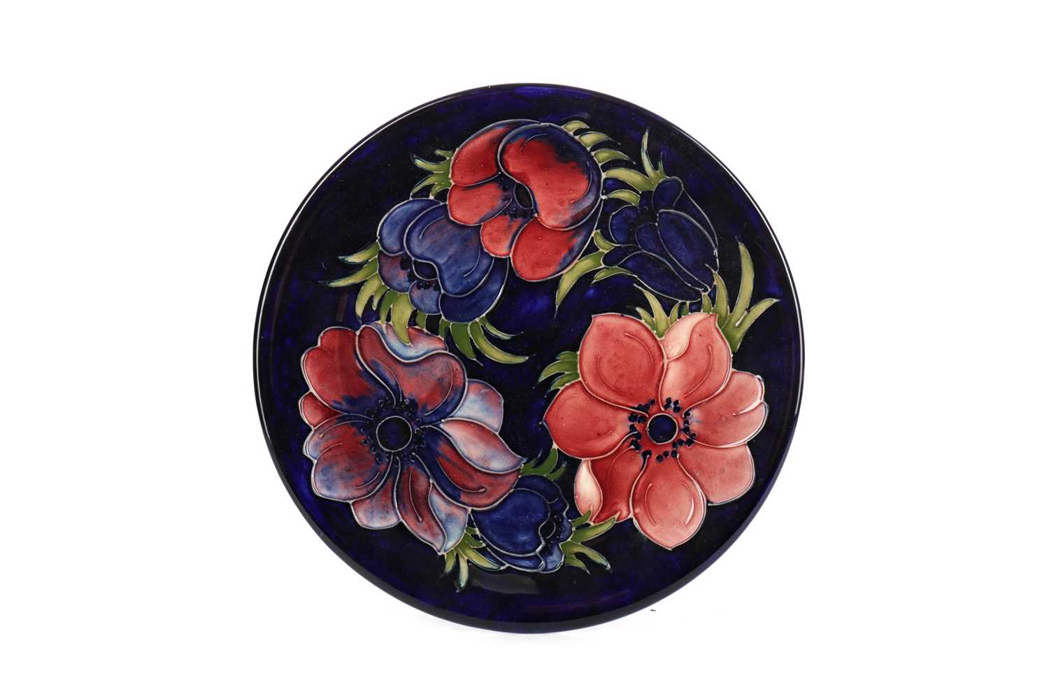 Lot 1010 - A MOORCROFT 'CLEMATIS' PATTERN PLATE