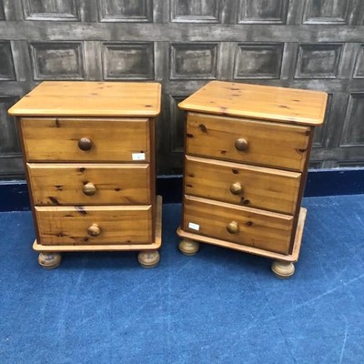 Lot 287 - A PAIR OF PINE BEDSIDE DRAWERS