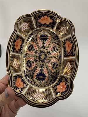 Lot 1026 - A ROYAL CROWN DERBY TREFOIL DISH AND A PIN DISH