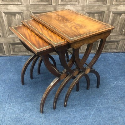 Lot 192 - A NEST OF THREE OCCASIONAL TABLES