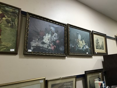 Lot 389 - A LOT OF PICTURES AND PRINTS
