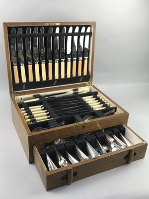 Lot 373 - AN OAK CANTEEN OF SILVER PLATED CUTLERY