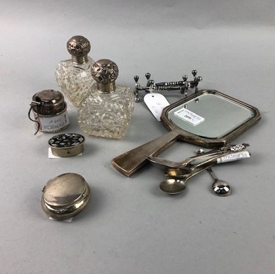 Lot 209 - A GROUP OF SILVER AND PLATED ITEMS