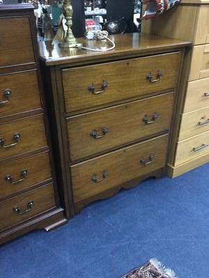 Lot 417 - A MAHOGANY CHEST OF THREE DRAWERS
