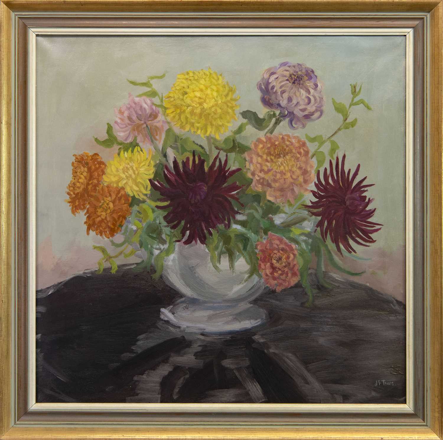 Lot 439 - CHRYSANTHEMUMS IN A VASE, AN OIL BY J F TAWS