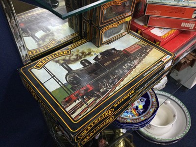 Lot 463 - A LOT OF MODEL RAILWAYS AND ACCESSORIES