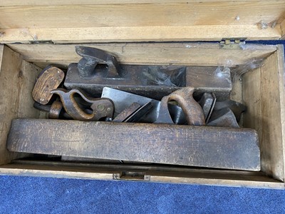 Lot 69 - A LOT OF VINTAGE WOOD WORKING TOOLS