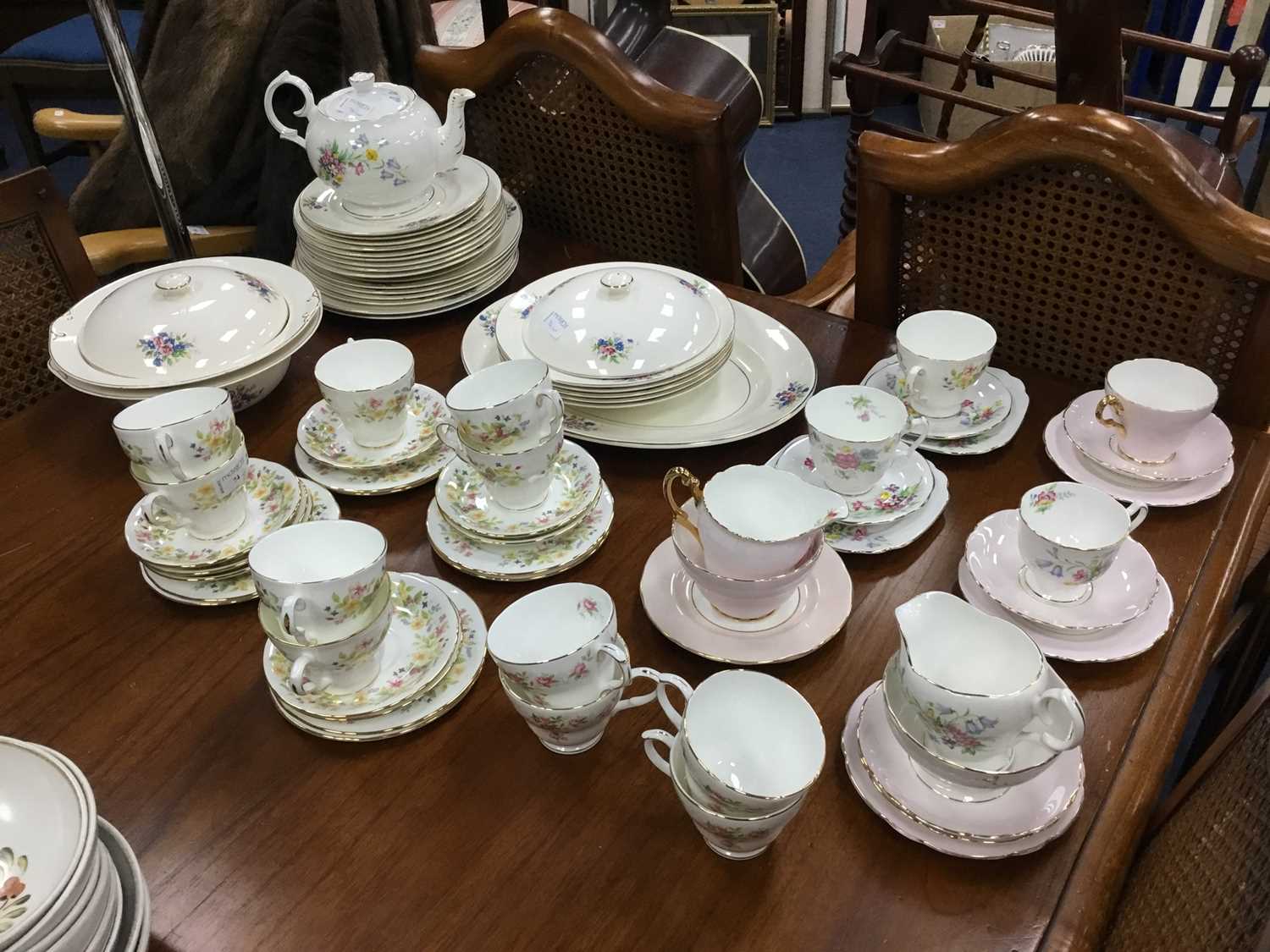 Lot 74 - A COLCLOUGH 'HEDGEROW' PART TEA SERVICE AND OTHER TEA AND DINNER WARE