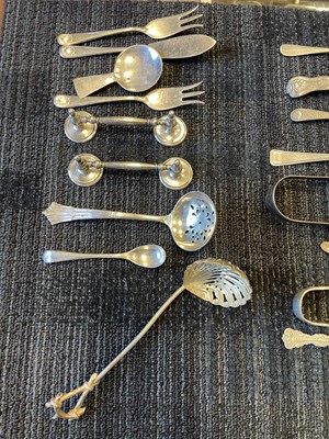 Lot 431 - A SET OF THREE GEORGE III SILVER SAUCE LADLES, ALONG WITH ASSORTED SILVER AND PLATED FLATWARE