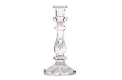 Lot 471 - AN EARLY 20TH CENTURY CUT GLASS CANDLESTICK