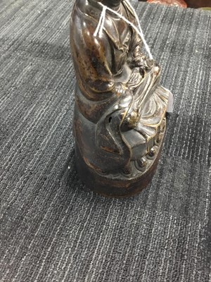 Lot 329 - AN EARLY 20TH CENTURY CHINESE BRONZE FIGURE OF A BUDDHA