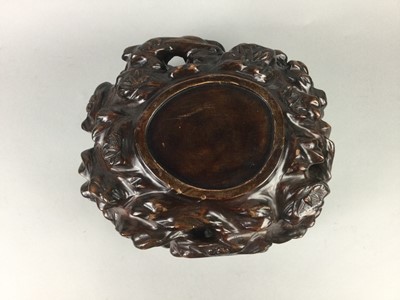 Lot 700 - AN EARLY 20TH CENTURY JAPANESE WOOD VASE/BOWL STAND