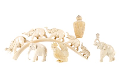 Lot 920 - A LOT OF EARLY 20TH CENTURY IVORY CARVINGS