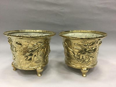 Lot 840 - A PAIR OF EARLY 20TH CENTURY CHINESE BRONZE OPEN CENSERS
