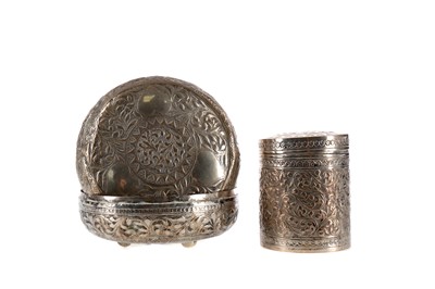 Lot 852 - AN EARLY 20TH CENTURY EASTERN SILVER LIDDED BOX AND A LIDDED JAR
