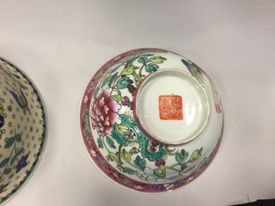 Lot 862 - A 19TH CENTURY CHINESE POLYCHROME BOWL AND ANOTHER BOWL