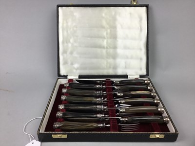 Lot 214 - A SET OF MOTHER OF PEARL HANDLED FRUIT KNIVES IN FITTED CASE AND OTHERS