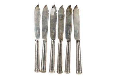 Lot 431 - A SET OF SIX GEORGE V SILVER FISH KNIVES AND FORKS