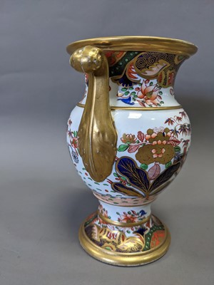 Lot 362 - AN EARLY 19TH CENTURY SPODE PORCELAIN VASE